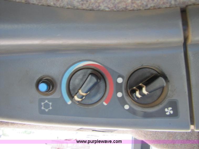 image for item 3191 1996 Caterpillar Challenger 45 tractor