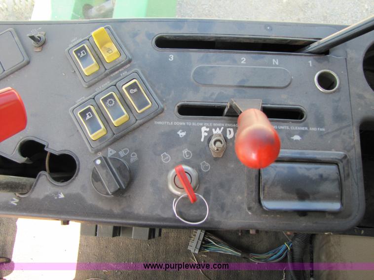 image for item 3439 1996 John Deere 7450 cotton stripper