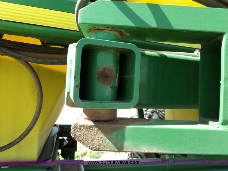 image for item 3467 John Deere 1850 air seeder with John Deere 1900 air cart