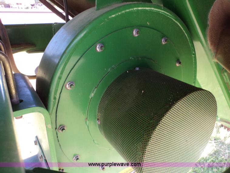 image for item 3467 John Deere 1850 air seeder with John Deere 1900 air cart