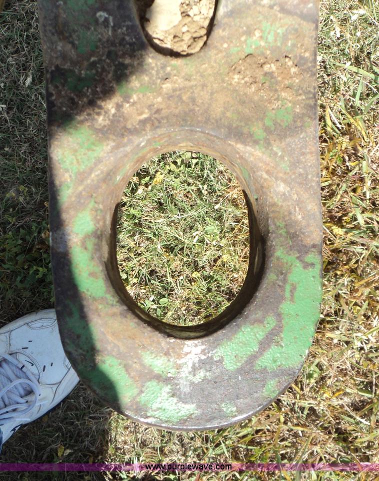 image for item 3467 John Deere 1850 air seeder with John Deere 1900 air cart