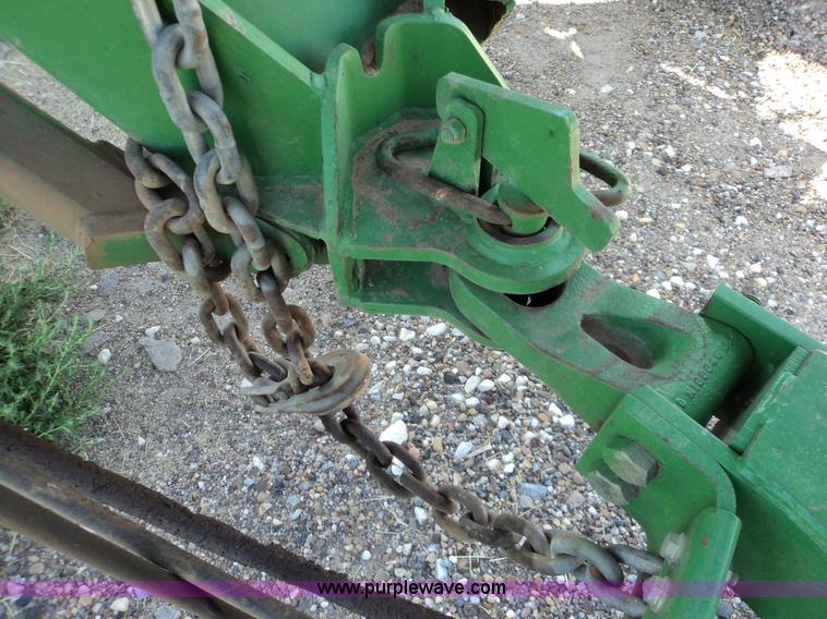image for item 3467 John Deere 1850 air seeder with John Deere 1900 air cart
