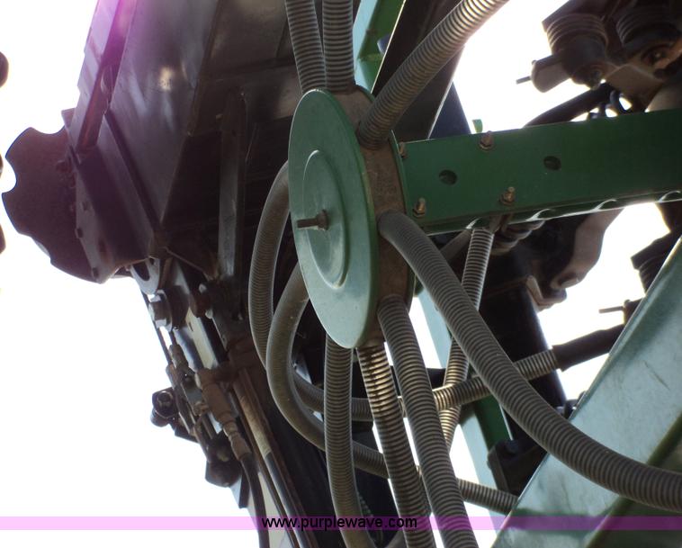 image for item 3467 John Deere 1850 air seeder with John Deere 1900 air cart