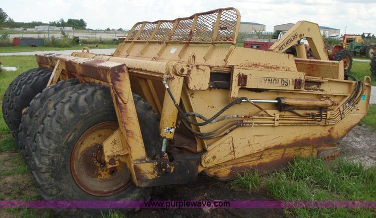 image for item 1602 1996 Reynolds C14E10.5 pull type scraper