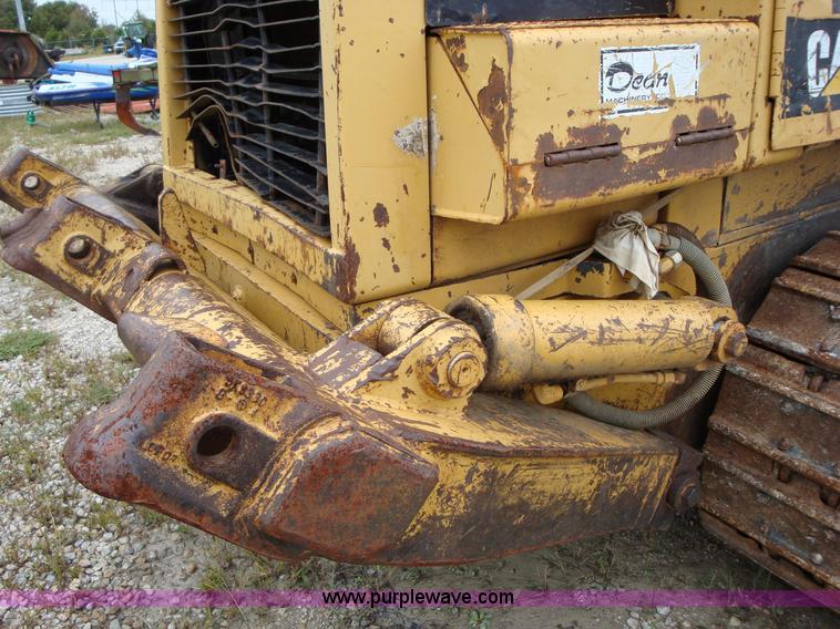 image for item 1607 1987 Caterpillar 963LGP track loader