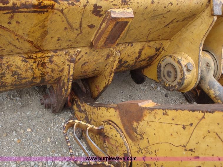 image for item 1607 1987 Caterpillar 963LGP track loader