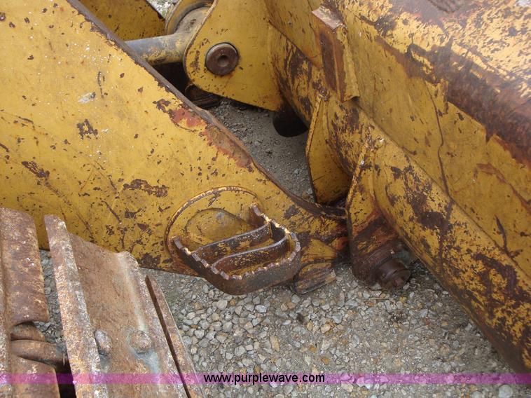 image for item 1607 1987 Caterpillar 963LGP track loader