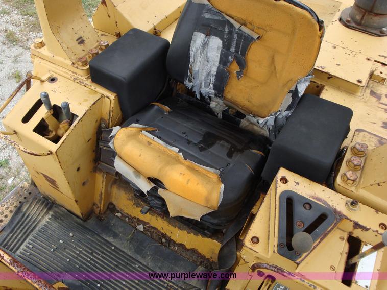 image for item 1607 1987 Caterpillar 963LGP track loader