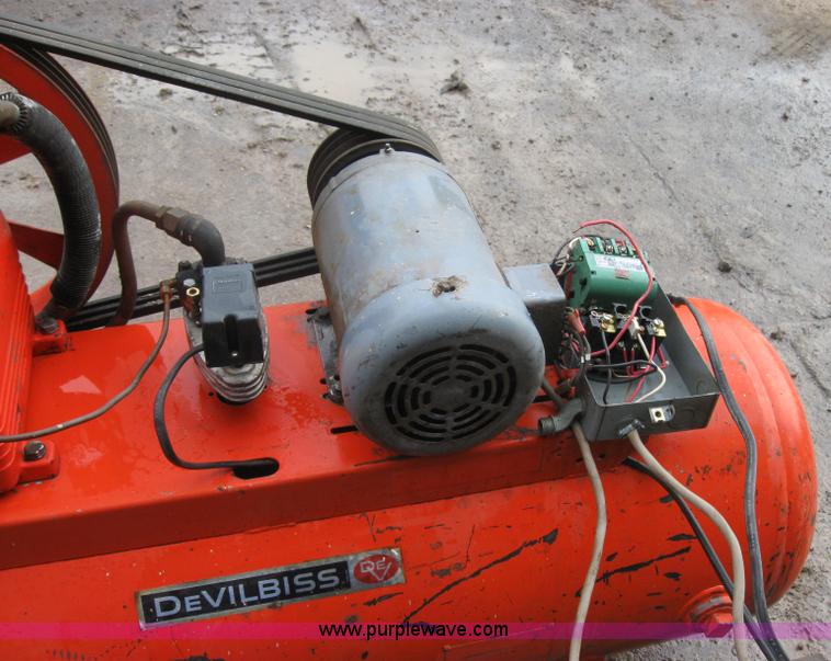 image for item 2557 Devilbiss air compressor