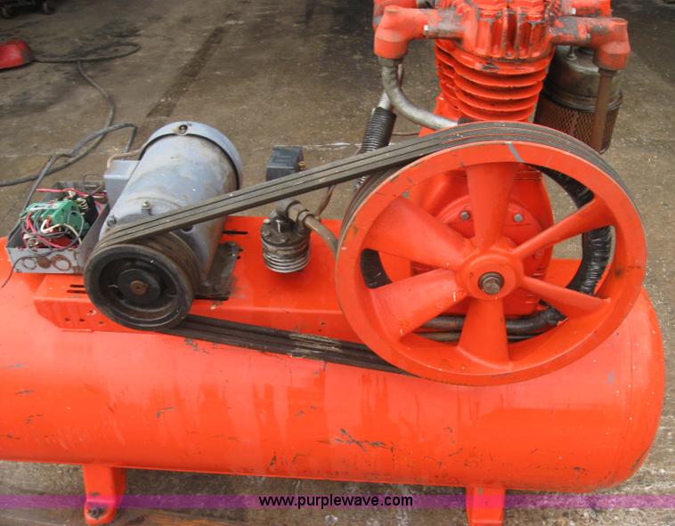 image for item 2557 Devilbiss air compressor