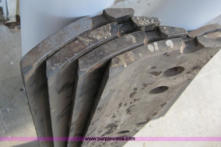 image for item 2647 Carbide tipped grader blade sections