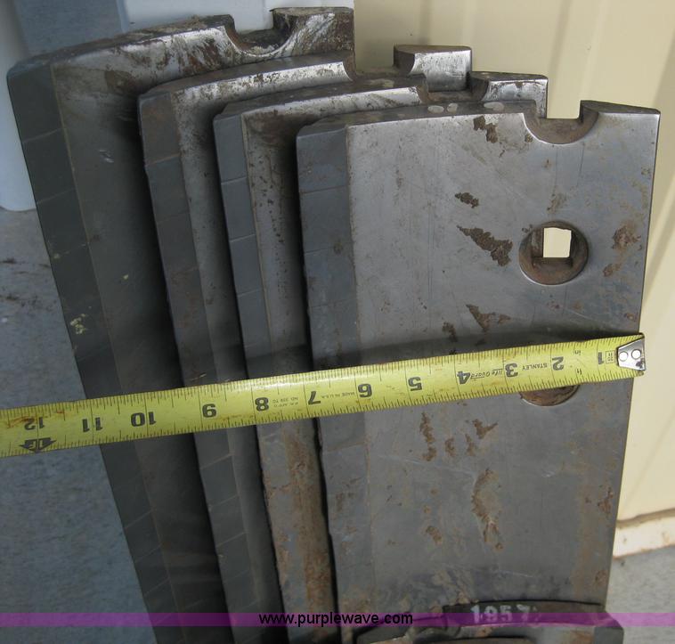 image for item 2647 Carbide tipped grader blade sections