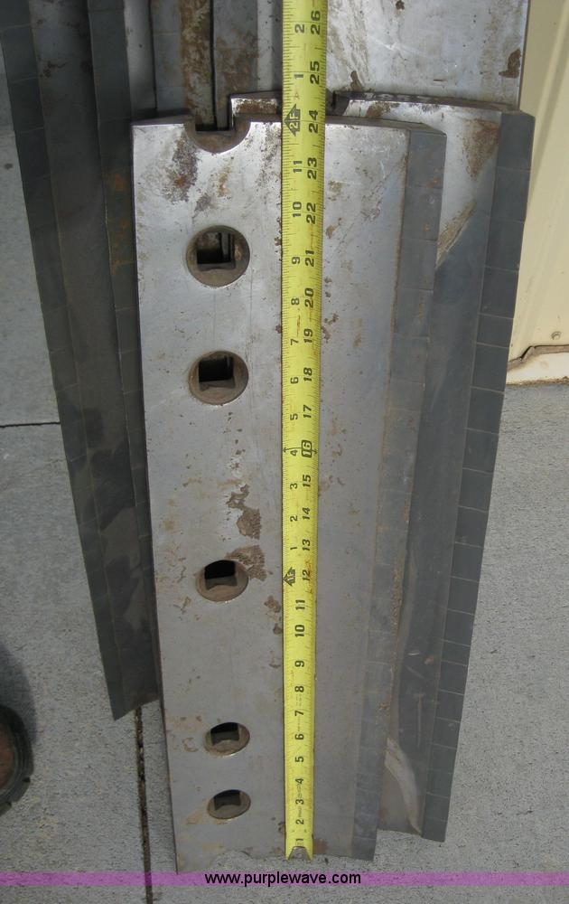 image for item 2647 Carbide tipped grader blade sections