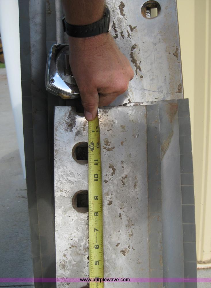 image for item 2647 Carbide tipped grader blade sections