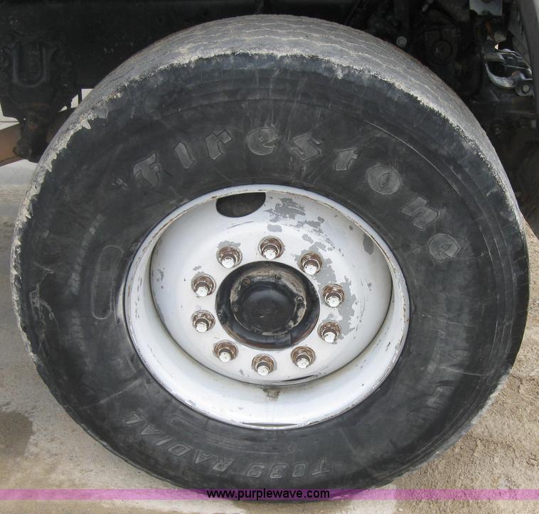 image for item 2796 1994 Ford LT8000F mixer truck