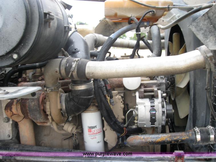 image for item 2796 1994 Ford LT8000F mixer truck