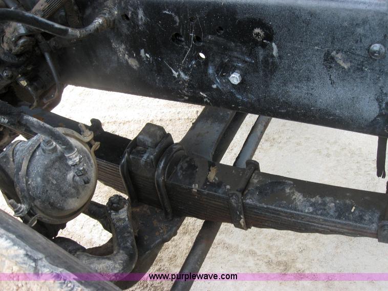 image for item 2796 1994 Ford LT8000F mixer truck