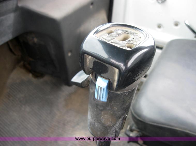 image for item 2796 1994 Ford LT8000F mixer truck