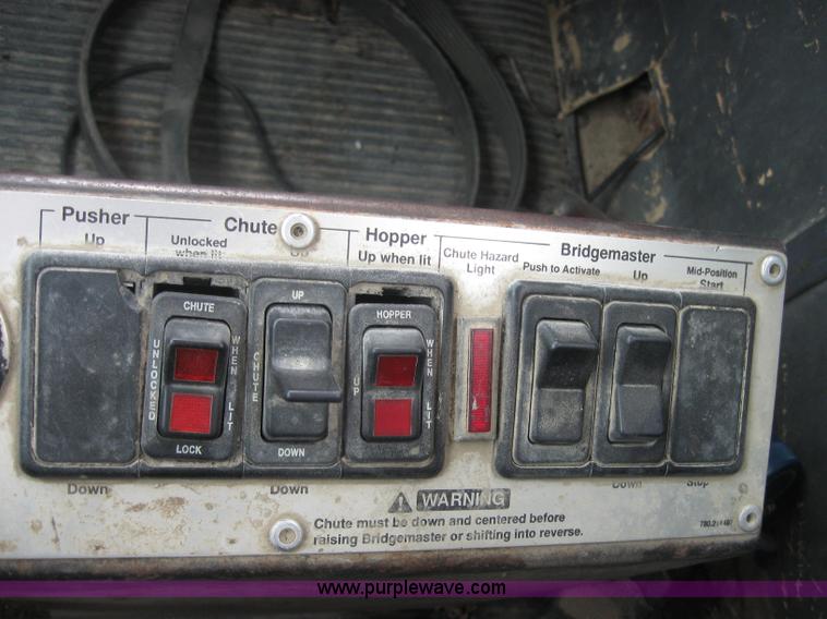 image for item 2796 1994 Ford LT8000F mixer truck