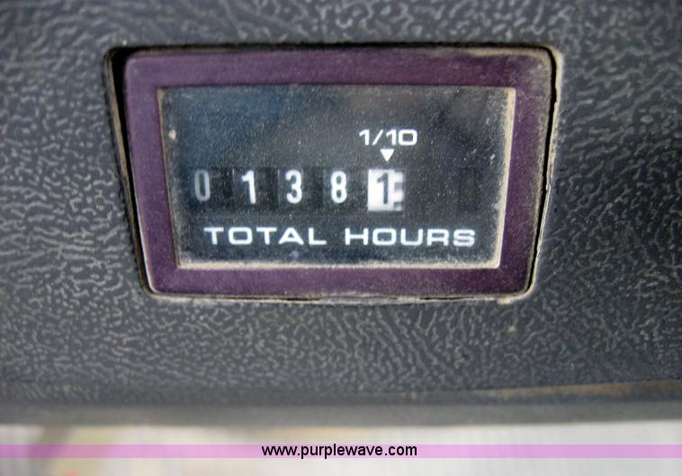 image for item 2796 1994 Ford LT8000F mixer truck