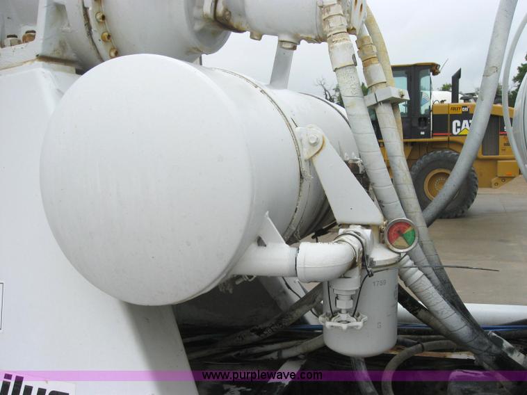 image for item 2796 1994 Ford LT8000F mixer truck