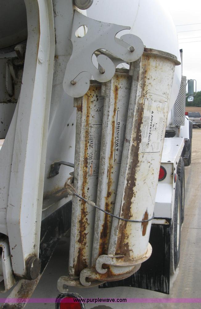 image for item 2796 1994 Ford LT8000F mixer truck