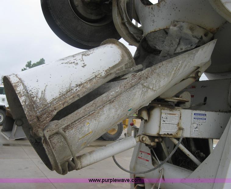 image for item 2796 1994 Ford LT8000F mixer truck