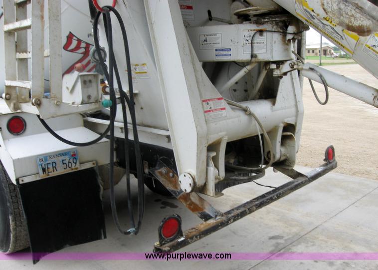 image for item 2796 1994 Ford LT8000F mixer truck