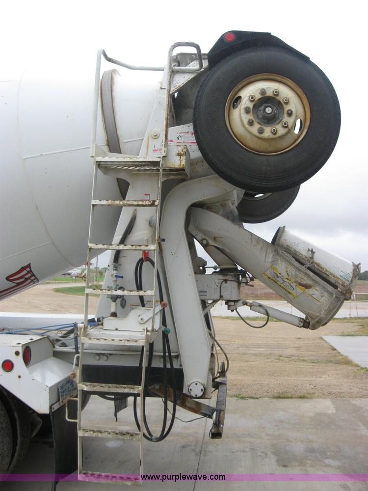 image for item 2796 1994 Ford LT8000F mixer truck