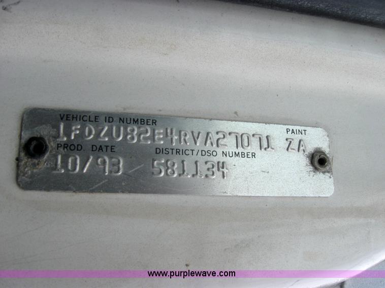 image for item 2796 1994 Ford LT8000F mixer truck