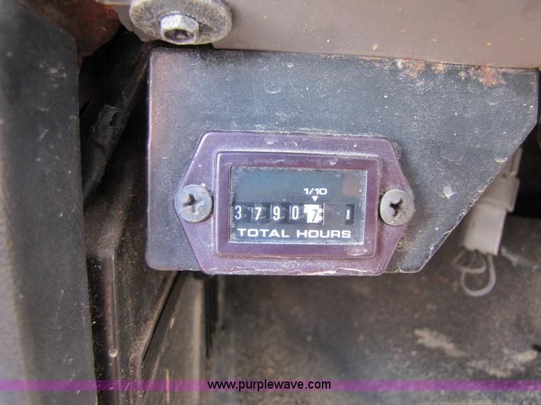 image for item 3123 1995 Ford F800 water truck