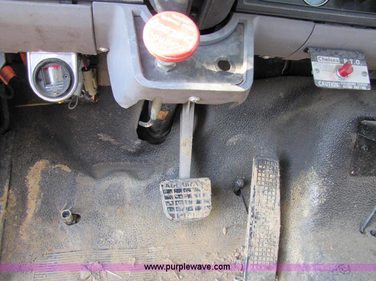 image for item 3123 1995 Ford F800 water truck