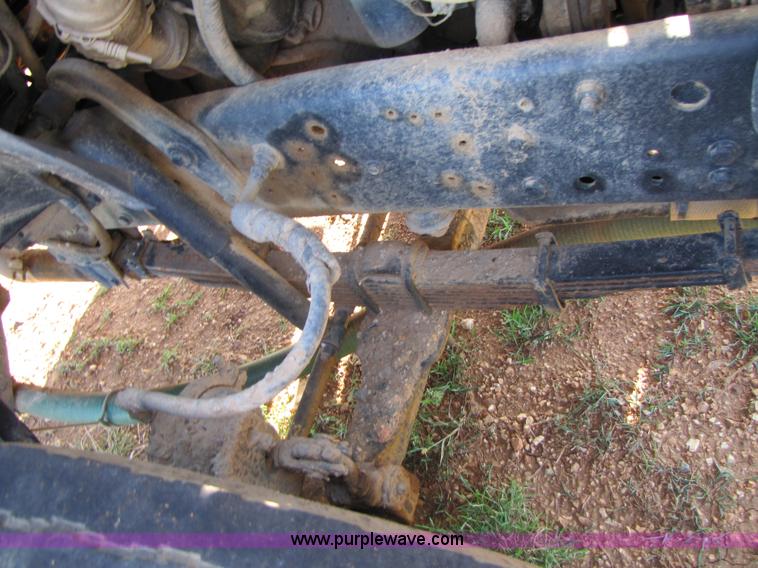 image for item 3123 1995 Ford F800 water truck