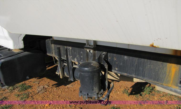 image for item 3123 1995 Ford F800 water truck