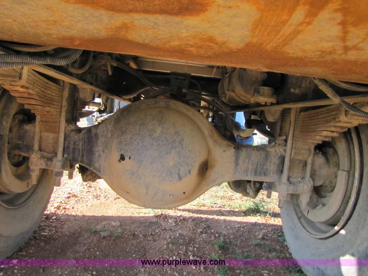 image for item 3123 1995 Ford F800 water truck