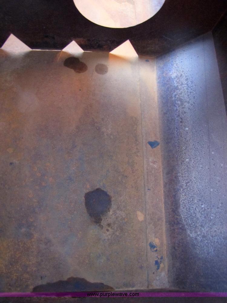 image for item 3123 1995 Ford F800 water truck