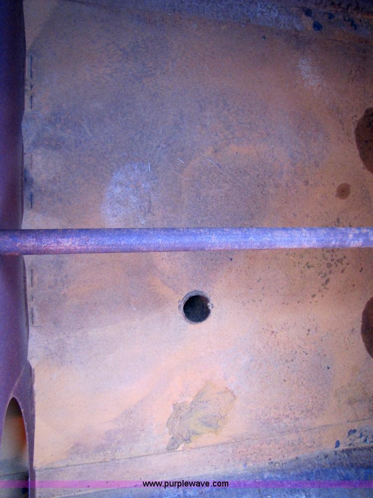 image for item 3123 1995 Ford F800 water truck