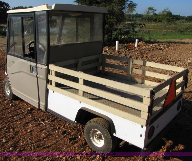 image for item 3124 2004 Columbia ParCar utility vehicle