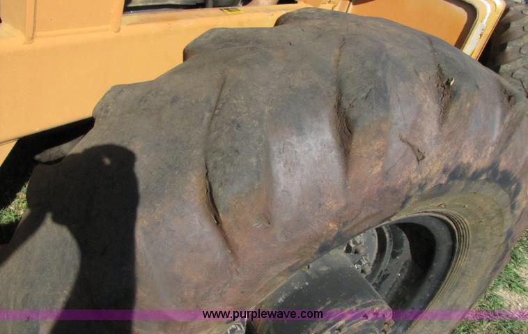 image for item 3127 1997 Lull 844C-42 telehandler