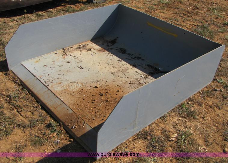 image for item 3129 59" x 60" bucket