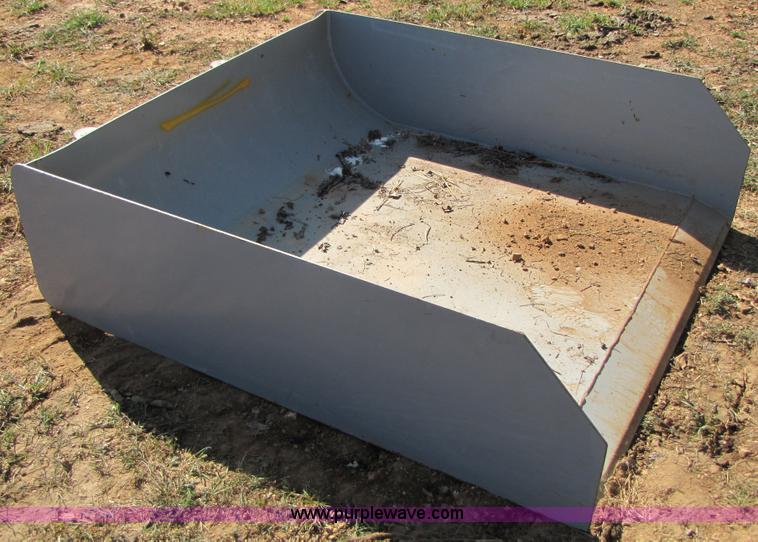 image for item 3129 59" x 60" bucket