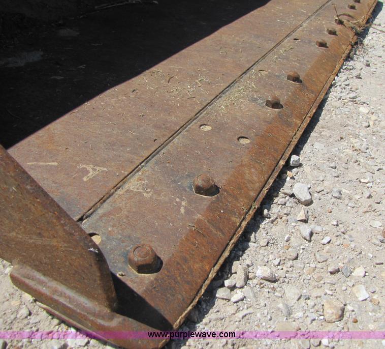 image for item 3136 1999 John Deere 250 skid steer