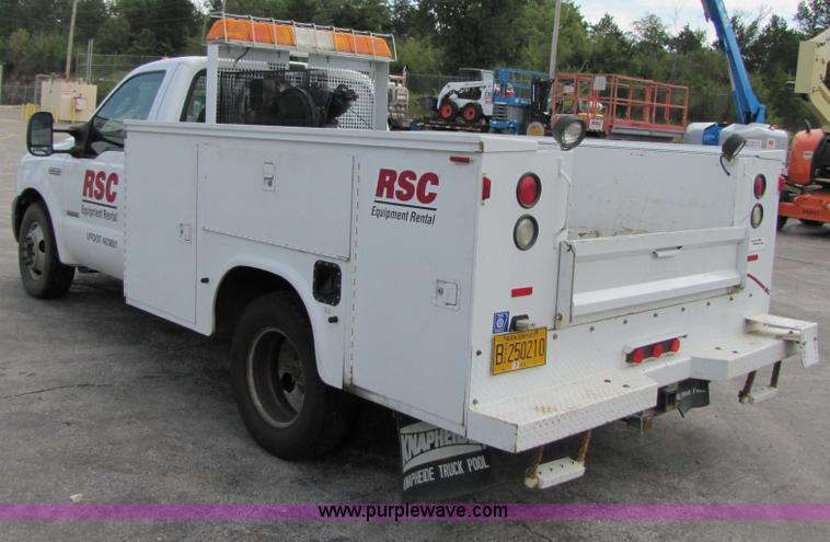 image for item 3192 2005 Ford F350 Super Duty service truck