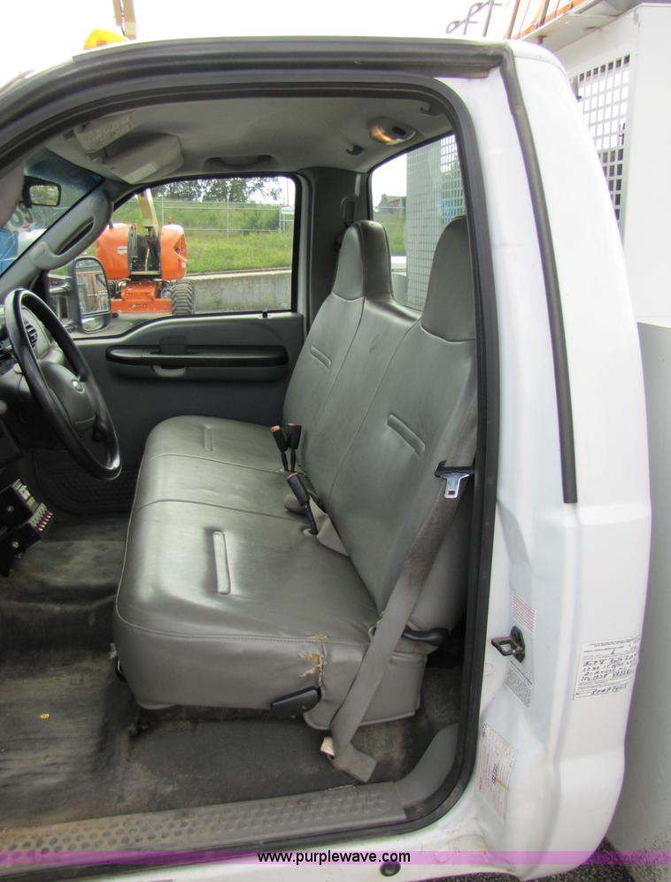 image for item 3192 2005 Ford F350 Super Duty service truck