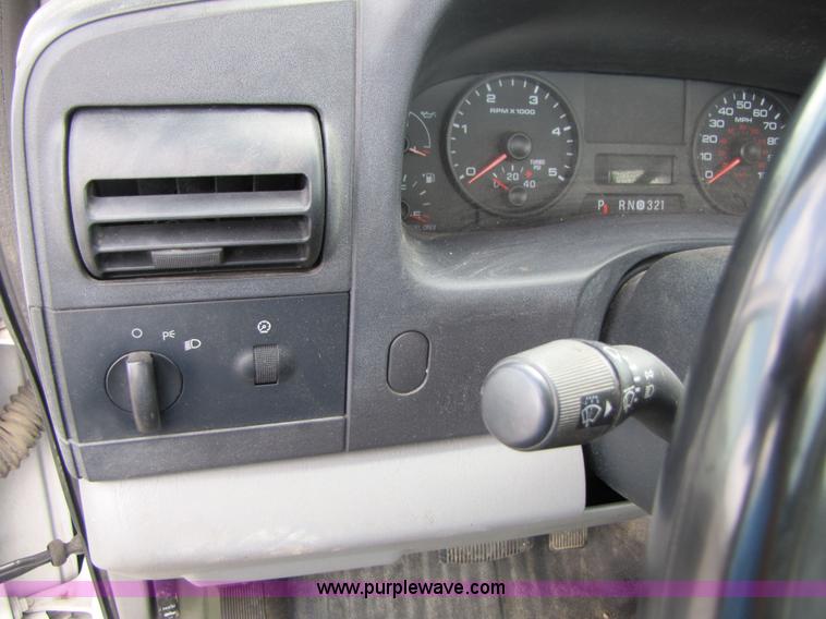 image for item 3192 2005 Ford F350 Super Duty service truck