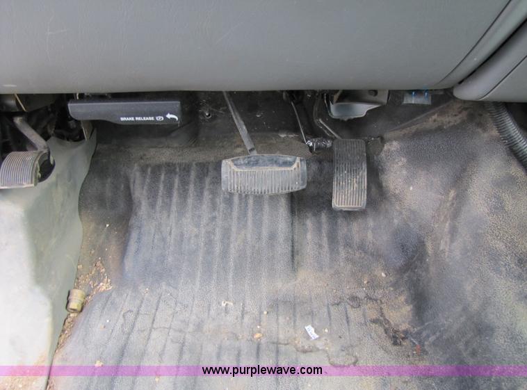 image for item 3192 2005 Ford F350 Super Duty service truck