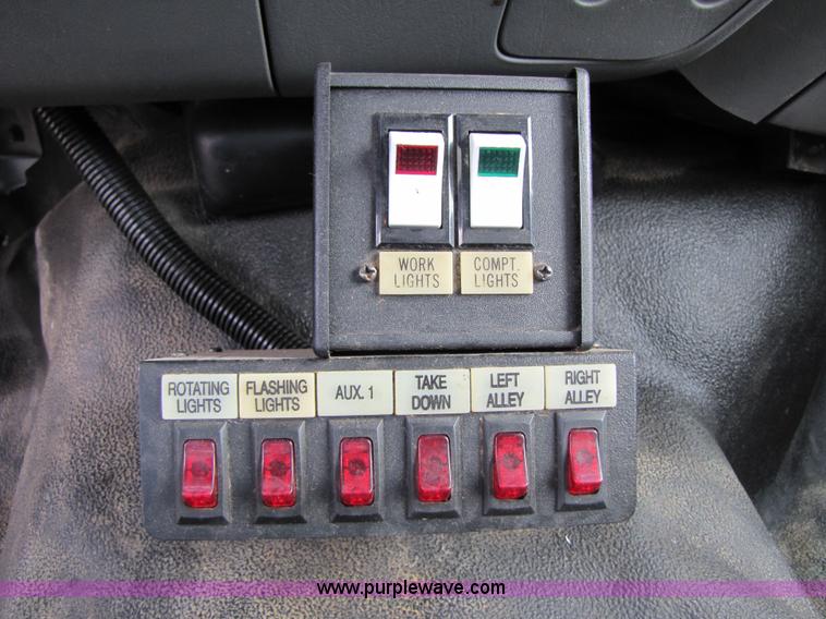 image for item 3192 2005 Ford F350 Super Duty service truck