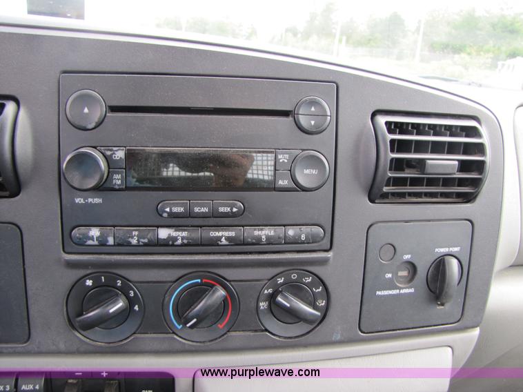 image for item 3192 2005 Ford F350 Super Duty service truck