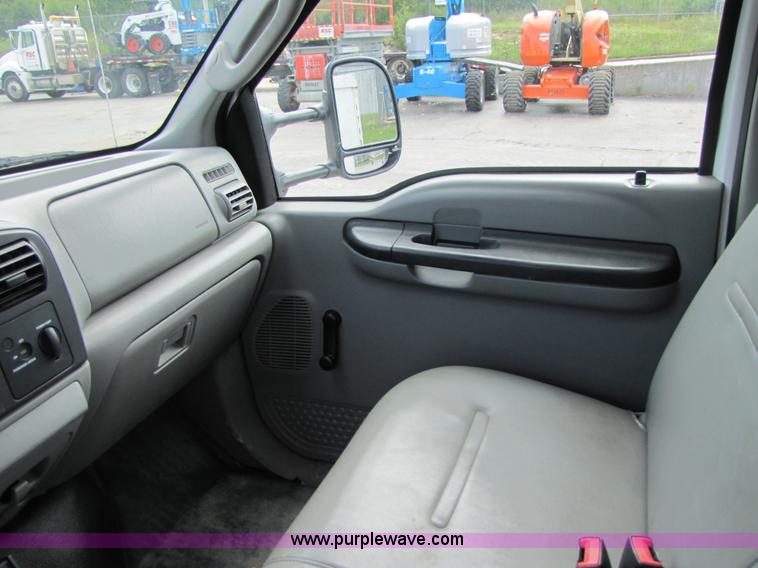 image for item 3192 2005 Ford F350 Super Duty service truck