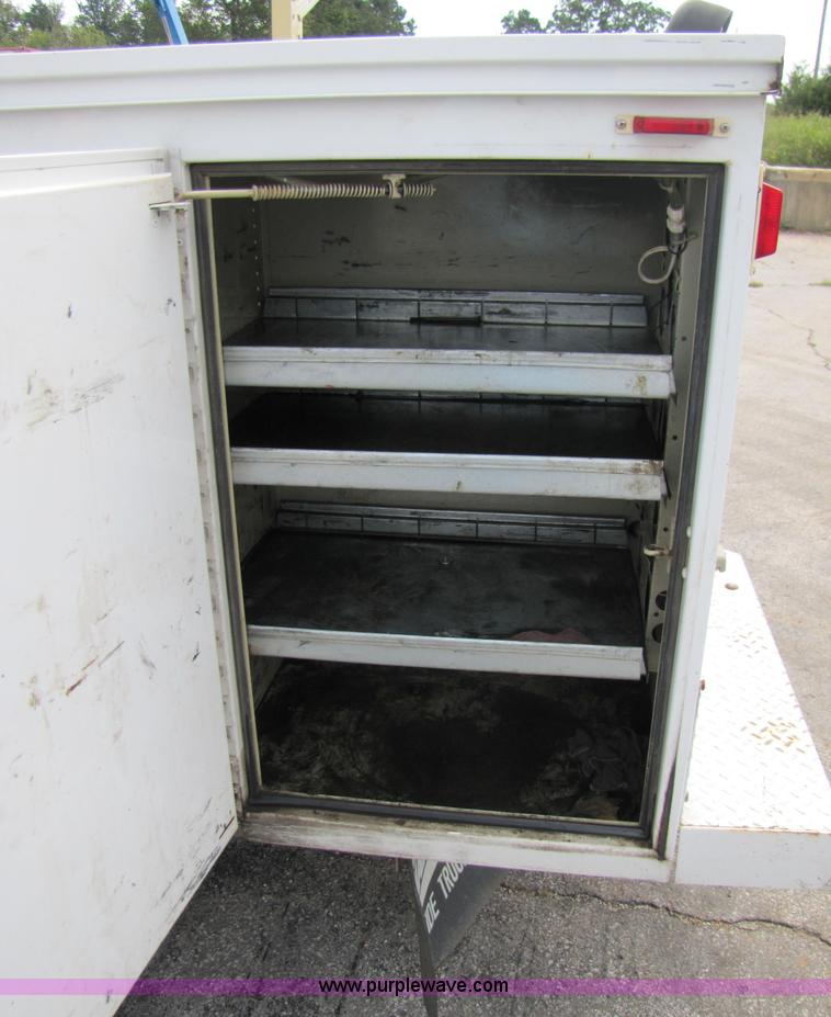 image for item 3192 2005 Ford F350 Super Duty service truck